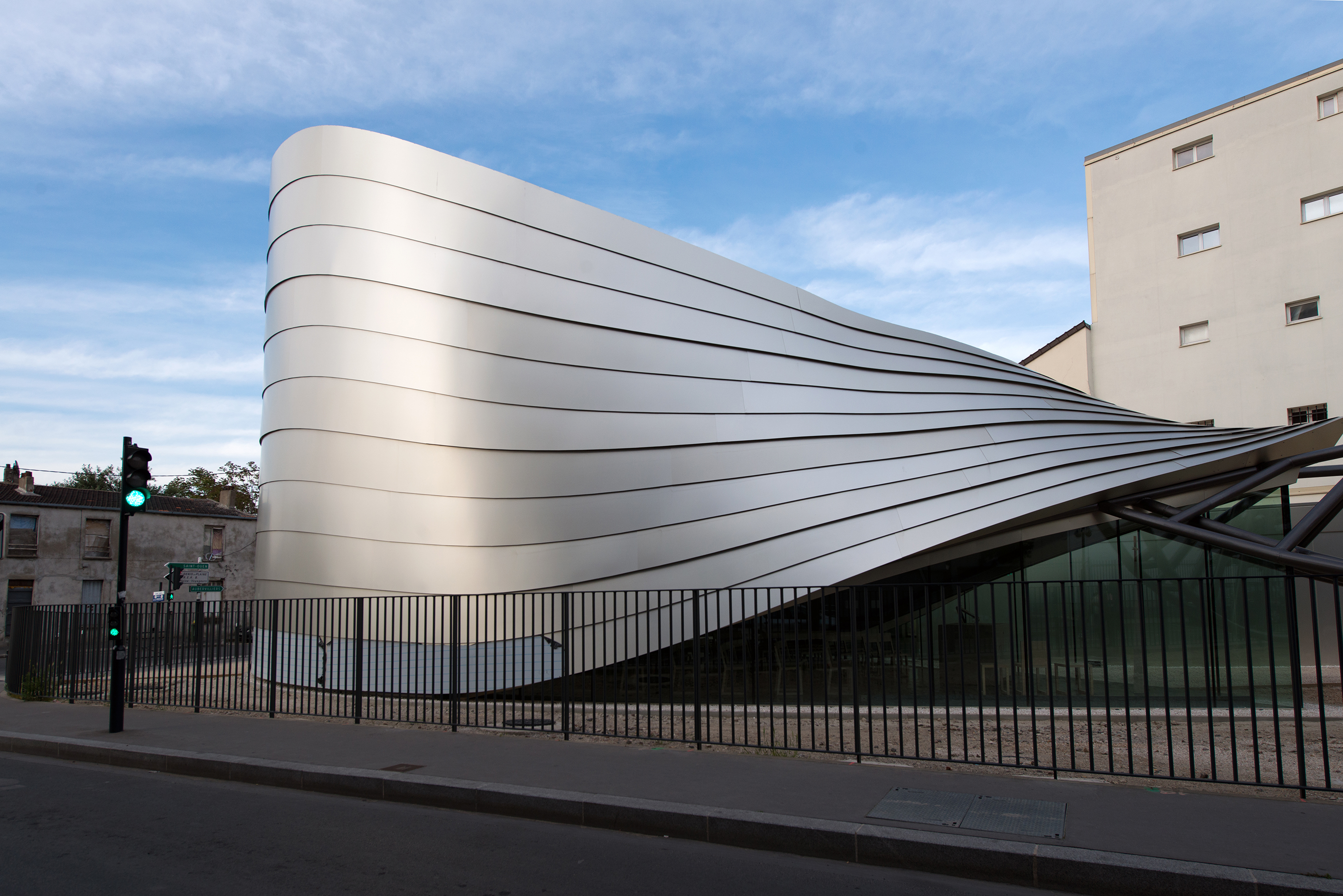 Un grand « huit », symbole infini de la nouvelle église de Saint-Denis - Batiweb